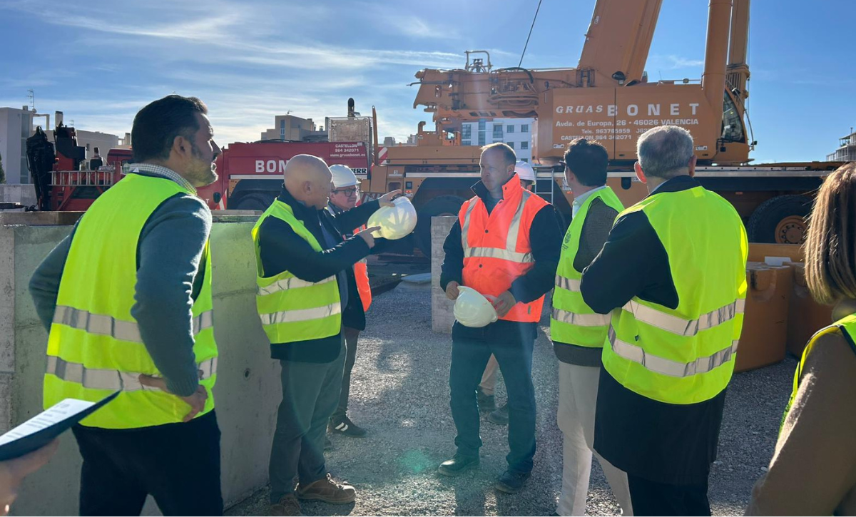 Pablo Ruz visita la nueva pasarela peatonal de Altabix (3)